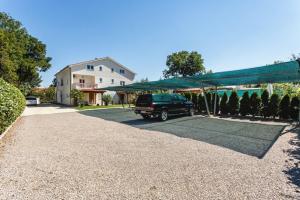 Fotografie z fotogalerie ubytování Family friendly apartments with a swimming pool Sveti Anton, Krk - 5291 v destinaci Malinska