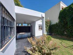 En have udenfor Casa hermosa cómoda en barrio tranquilo