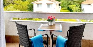 Balkon lub taras w obiekcie Apartments with parking spaces Sveti Anton, Krk - 5288