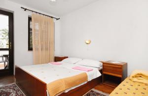 Fotografie z fotogalerie ubytování Apartments with a parking space Baska, Krk - 5411 v destinaci Baška