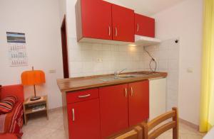 Galeriebild der Unterkunft Apartments with a swimming pool Baska, Krk - 5354 in Baška