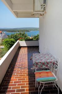 Balkón alebo terasa v ubytovaní Apartments with parking spaces Punat, Krk - 5428
