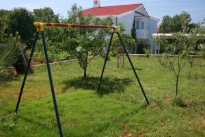 Vonkajšia záhrada v ubytovaní Apartment Pinezici 5464c