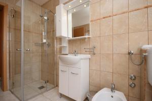 Kúpeľňa v ubytovaní Apartment Pinezici 5464c