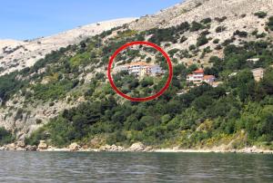 Galeriebild der Unterkunft Apartments and rooms with parking space Stara Baska, Krk - 5447 in Stara Baška