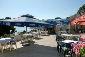 Galeriebild der Unterkunft Apartments and rooms with parking space Stara Baska, Krk - 5447 in Stara Baška