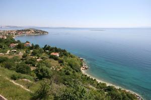Galeriebild der Unterkunft Apartments and rooms with parking space Stara Baska, Krk - 5447 in Stara Baška