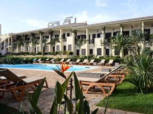 Bazén v ubytování Hotel Palau nebo v jeho okolí