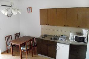 Køkken eller tekøkken på Apartment Novi Vinodolski 5479b