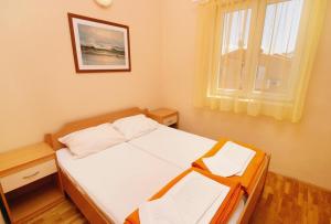 Fotografie z fotogalerie ubytování Apartments with a parking space Baska, Krk - 5450 v destinaci Baška