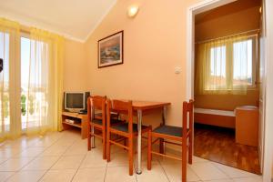Fotografie z fotogalerie ubytování Apartments with a parking space Baska, Krk - 5450 v destinaci Baška