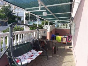 Fotografie z fotogalerie ubytování Apartments with a parking space Baska, Krk - 5450 v destinaci Baška