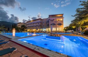 Bassein majutusasutuses Koukounaria Hotel & Suites või selle lähedal