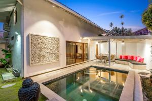 Πισίνα στο ή κοντά στο La Villa Oberoi (2 BR)