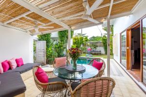 Χώρος καθιστικού στο La Villa Oberoi (2 BR)