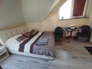 Posteľ alebo postele v izbe v ubytovaní Willa Kolorowa Chata 6 km Od Karpacza + 37 fotografií