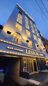 Galeriebild der Unterkunft SongJeong Lesign Hotel in Busan