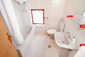 Kúpeľňa v ubytovaní Apartments with a parking space Novi Vinodolski - 5587 + 34 fotografií