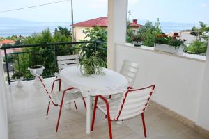 Balkón alebo terasa v ubytovaní Apartments with parking spaces Novi Vinodolski - 5593