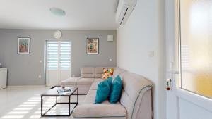 Gallery image of Zen-Pok House on the Beach - Pokrivenik in Zastražišće +36 photos