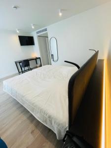 TV i/ili multimedijalni sistem u objektu Hotel Bell-X Kortrijk-Wevelgem