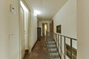 Kép Raffaello apartment with fireplace in Oltrarno szállásáról Firenzében a galériában