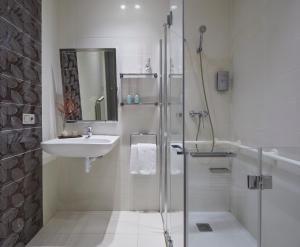 Kúpeľňa v ubytovaní Azoka Suite by FeelFree Rentals