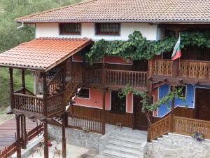 Balkón nebo terasa v ubytování Недкова къща