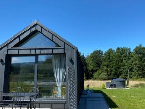 Vonkajšia záhrada v ubytovaní Holiday Hill Karpnki, Sauna, Domek Hygge-balia, Domek Lagom-jacuzzi