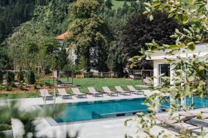 Bazén v ubytování Hotel Bräu nebo v jeho okolí