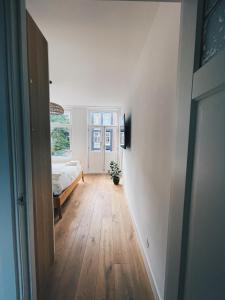 Spacious Designer Duplex next to Central Park
