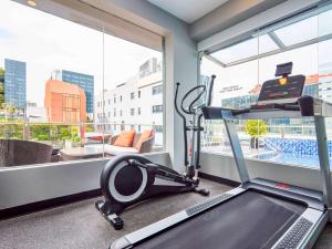 The fitness centre and/or fitness facilities at ibis budget Singapore Clarke Quay