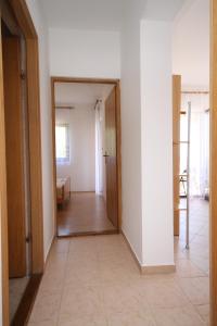 Fotografie z fotogalerie ubytování Apartments with parking spaces Tribunj, Vodice - 6223 v destinaci Tribunj