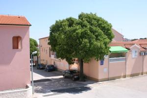 Fotografie z fotogalerie ubytování Apartments with a parking space Vodice - 6238 v destinaci Vodice