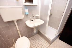 Zdjęcie z galerii obiektu Holiday apartments Veli Iz, Iz - 6253 w mieście Mali Iž