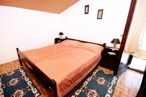 Zdjęcie z galerii obiektu Holiday apartments Veli Iz, Iz - 6253 w mieście Mali Iž