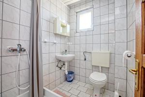 Kúpeľňa v ubytovaní Apartments and rooms with parking space Biograd na Moru, Biograd - 6219