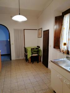 Majoituspaikan Appartamento San Michele keittiö tai keittotila