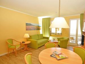 Ein Sitzbereich in der Unterkunft Wohnpark Stadt Hamburg - Apt. 15
