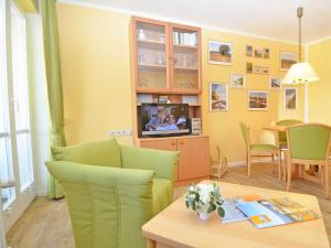 Ein Sitzbereich in der Unterkunft Wohnpark Stadt Hamburg - Apt. 15