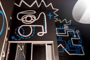 蒙托邦room five - parking, balnéothérapie, place nationale, un havre de paix的相册照片