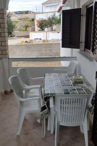 Balkón nebo terasa v ubytování Apartments by the sea Kustici, Pag - 6353