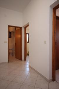 Koupelna v ubytování Apartments by the sea Kustici, Pag - 6353