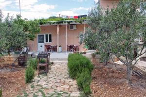 Fotografie z fotogalerie ubytování Apartments with a parking space Pirovac, Sibenik - 6278 v destinaci Pirovac