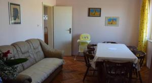 Fotografie z fotogalerie ubytování Apartments with a parking space Pirovac, Sibenik - 6278 v destinaci Pirovac
