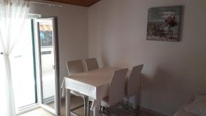 Posezení v ubytování Apartments by the sea Stara Novalja, Pag - 6375