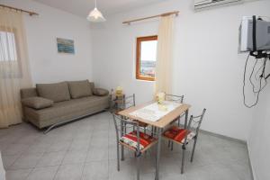 TV a/nebo společenská místnost v ubytování Apartments with parking spaces Kustici, Pag - 6392