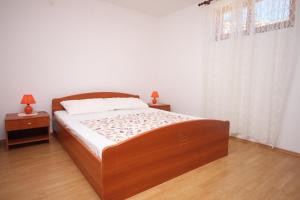 Postel nebo postele na pokoji v ubytování Apartments with parking spaces Kustici, Pag - 6392