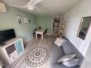 TV a/nebo společenská místnost v ubytování B&B Casa Trankilo