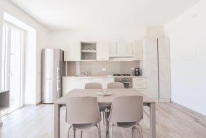 A kitchen or kitchenette at La Terrazza di Walter